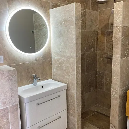 Dans - Parking - Jardin *