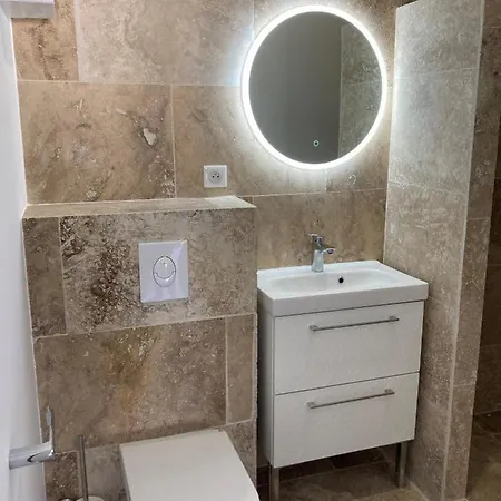 Dans - Parking - Jardin *