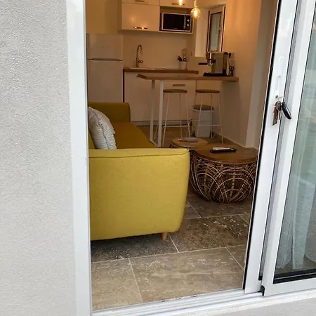 Dans - Parking - Jardin